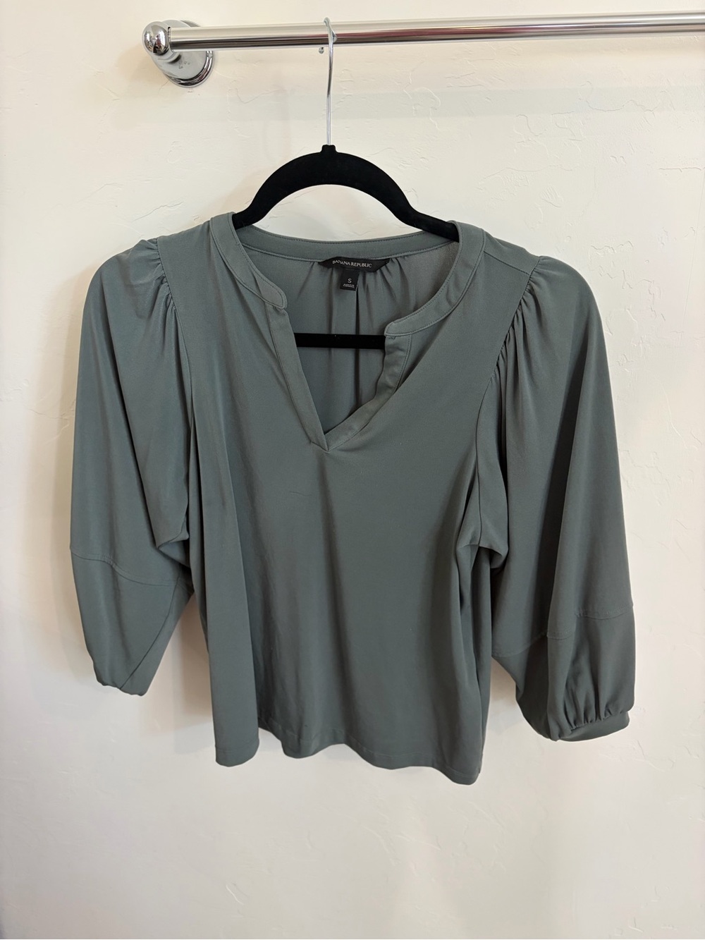Banana Republic Sage Green V-Neck Puff Sleeve Blouse